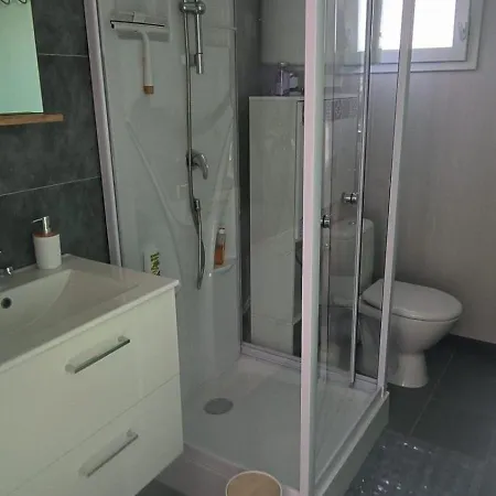 Tiny House Neuve, Confortable Et Parking Gratuit Апартаменты Пуатье