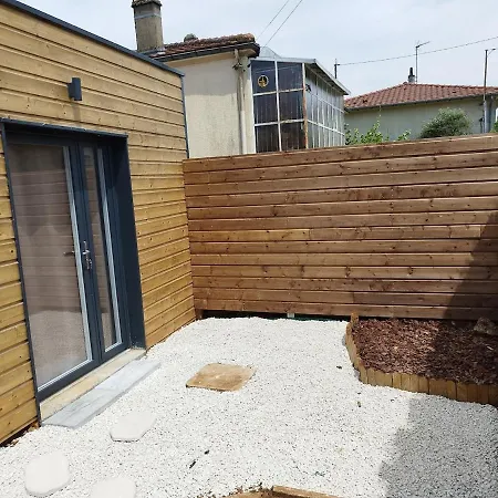 Tiny House Neuve, Confortable Et Parking Gratuit Апартаменты *